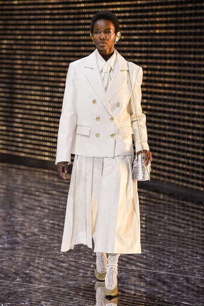 Look 54